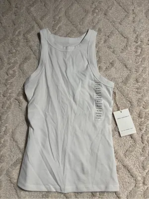 Free assembly white tank xsmall NWT Size XS thumbnail 2