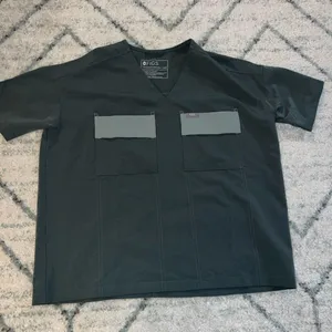 Figs Bello Cargo Women’s Scrub Top Olive Green Oversized Size XXS PO#4785 EUC thumbnail 1