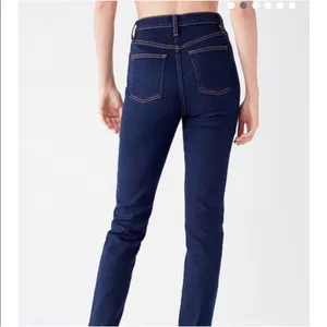 NWT BDG Girlfriend High rise Dark Wash Skinny Jeans 25 Women’ss Stretch. Casual thumbnail 5