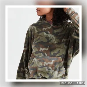 American Eagle Cozy Ever After Camouflage Velour Hoodie Sweatshirt XS thumbnail 7