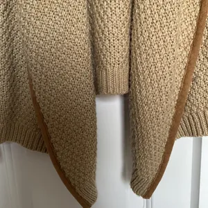 Abercrombie sweater with imitation Suede elbow patches thumbnail 5