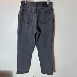 Abercrombie & Fitch Curve Love 90s Straight Ultra High‎ Rise Jeans Grey 30/10R thumbnail 4