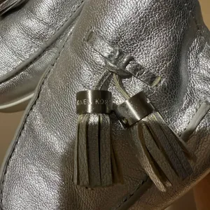 Michael Kors Loafers‎ Size 9 Leather Silver Metallic Callahan Moccasins U thumbnail 5