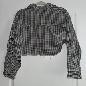 Princess Polly Black And White Cropped Denim Jacket thumbnail 3