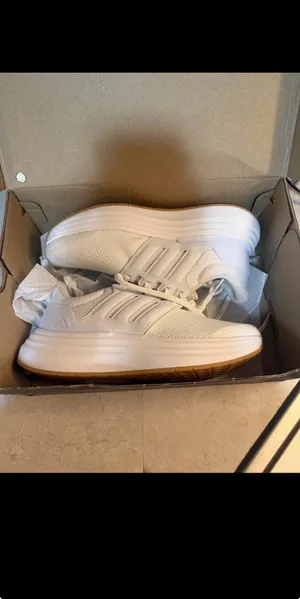 Women’s Adidas ultradream white shoes thumbnail 2