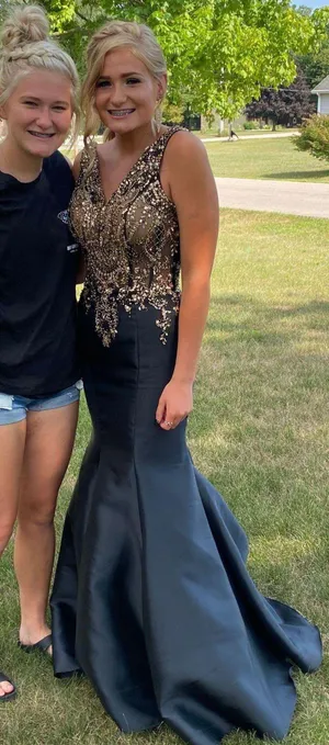 Sherri Hill Prom Dress thumbnail 1