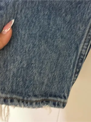 Abercrombie & Fitch High Rise Mom Jeans Size 24 / 00S Distressed Raw Hem Cropped thumbnail 5