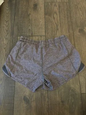 Lululemon Hot Shorts 4" thumbnail 2