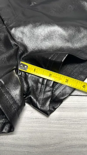 NEW FATE Biker Black FAUX LEATHER Shorts Size MEDIUM thumbnail 8