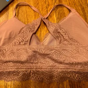 Maurices Delicate‎ Lace Bralette in Soft Mauve thumbnail 2