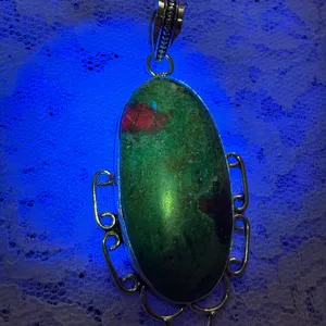 Oval Green Chrysocolla Gemstone Silver Plate Pendant thumbnail 5