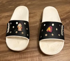 Crocs Classic Slide Sandals White Black with Charms Comfort‎ Slip On Sz 7 thumbnail 1