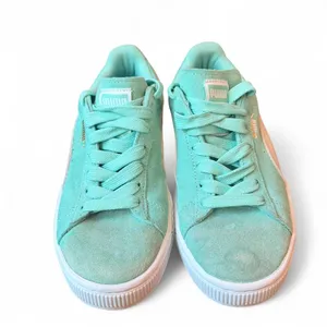 Puma Suede Classic Mint Green Low Top Sneakers Women’s Size 6.5 Casual Shoes thumbnail 3