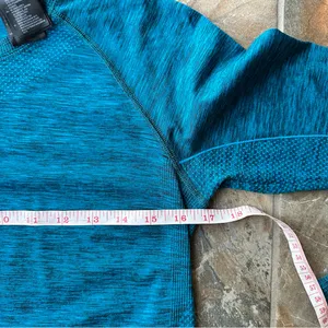 H&M Sport Large Teal Seamless Long Sleeve Activewear Workout Top Athleisure thumbnail 7