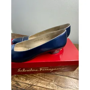 Salvatore Ferragamo‎ navy calfskin pumps low heel size 7AAAA thumbnail 5