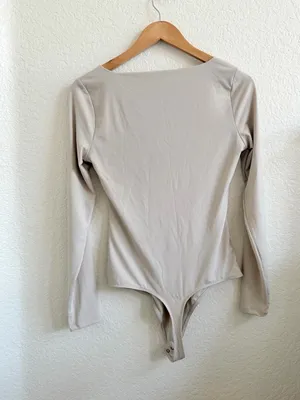 Abercrombie & Fitch Soft A&F Long-Sleeve Ruched V-Neck Bodysuit M Ivory Cream thumbnail 2