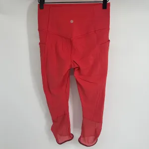 Athleta Salutation Stash Pocket Capri Pants Coral‎ Red Mesh Ruched Ankle Size S thumbnail 3