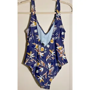 NWT Dolce Vita PIGEON Matisse Floral One Piece Swimsuit Size Small Missing‎ Belt thumbnail 6