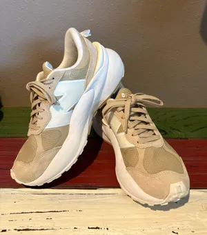 New Balance FIGS Sneakers 3447 thumbnail 1