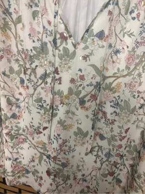 Autres filles white floral blouse size XL thumbnail 3