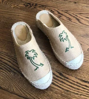 Urban Outfitters slide on mules thumbnail 2