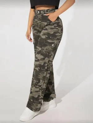 SHEIN PETITE Camo Print Flap Pocket Cargo Jeans thumbnail 3