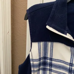 FINAL MARKDOWN IZOD fleece vest large thumbnail 2