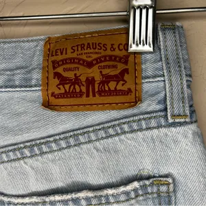 Levi's Lo Pro Straight Light Blue Distressed Slouchy‎ Mid Rise Denim Jeans thumbnail 13
