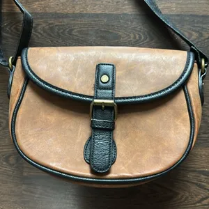G.H. Bass & Co. Leather Crossbody Purse Tan thumbnail 2