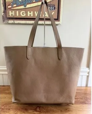 Cuyana Classic Structured Leather Tote Bag Cappuccino Tan OS thumbnail 1