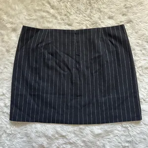 Skirt Wool-Blend Mini Pinstripe Italian Fabric Almost Black 12 NWT New thumbnail 6