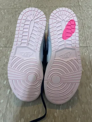 Nike Wmns Air Jordan 1 Retro High OG SE 'Bubble Gum' - Size 11 brand new will come in a replacement box thumbnail 9