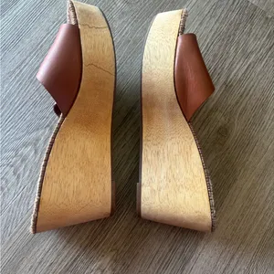 Tory Burch Wedge Leather Sandals thumbnail 5