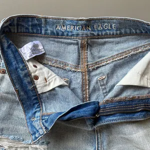American Eagle Ripped Highest Rise 90s Boyfriend Short Next Level Stretch thumbnail 2