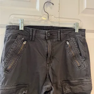 American Eagle Stretch Baggy low rise flare cargo pant size 6 thumbnail 5