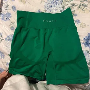 NVGTN Green Shorts thumbnail 2
