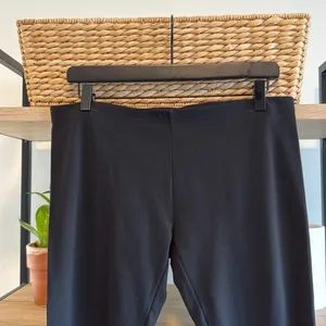 Athleta Mid-Rise Finesse Black Cropped Legging Pull On Pants, XL thumbnail 3