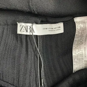 Zara‎ Pants Textured Weave with Contrasting Hem Ribbed Black Mauve Size Medium thumbnail 13