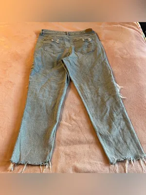 American Eagle Strigid light wash high rise straight fit distressed jeans 14 thumbnail 2