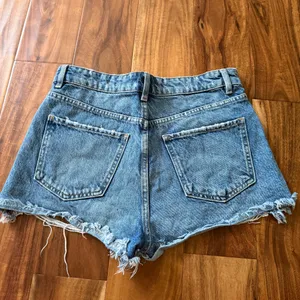 Zara Distressed Denim Jean Shorts Shorts thumbnail 6