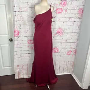 LA FEMME nwot wine burgundy colored ONE SHOULDER DRESS 28176 thumbnail 4
