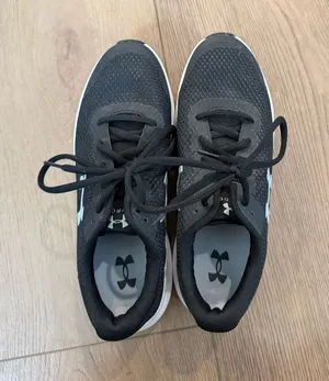Under Armour Black running shoes thumbnail 1