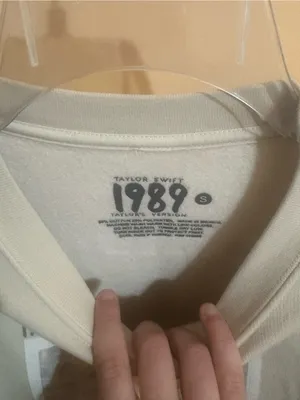 Taylor Swift 1989 Taylor’s Version Beige Polaroid Crewneck thumbnail 4