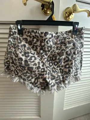 Umgee Bungee cheetah print shorts size medium thumbnail 2
