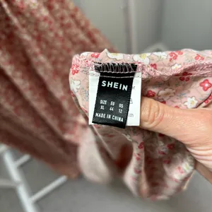 SHEIN Pink Floral Surplice Maxi Dress thumbnail 5