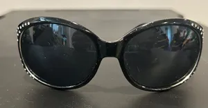Elegant Black Sunglasses thumbnail 1