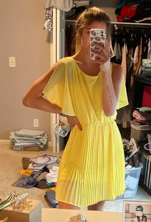 Dress Size M thumbnail 1