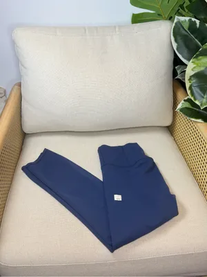 Vuori AllTheFeels Leggings Size small- short thumbnail 3