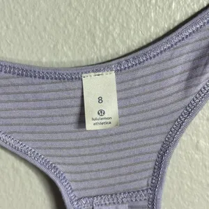 Lululemon Athletica Women lilac Tank Top‎ Sleeveless size 8 thumbnail 3