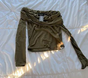 Gorgeous Brand New with Tags Prettylittlething Olive Off the Shoulder Slinky Top thumbnail 1